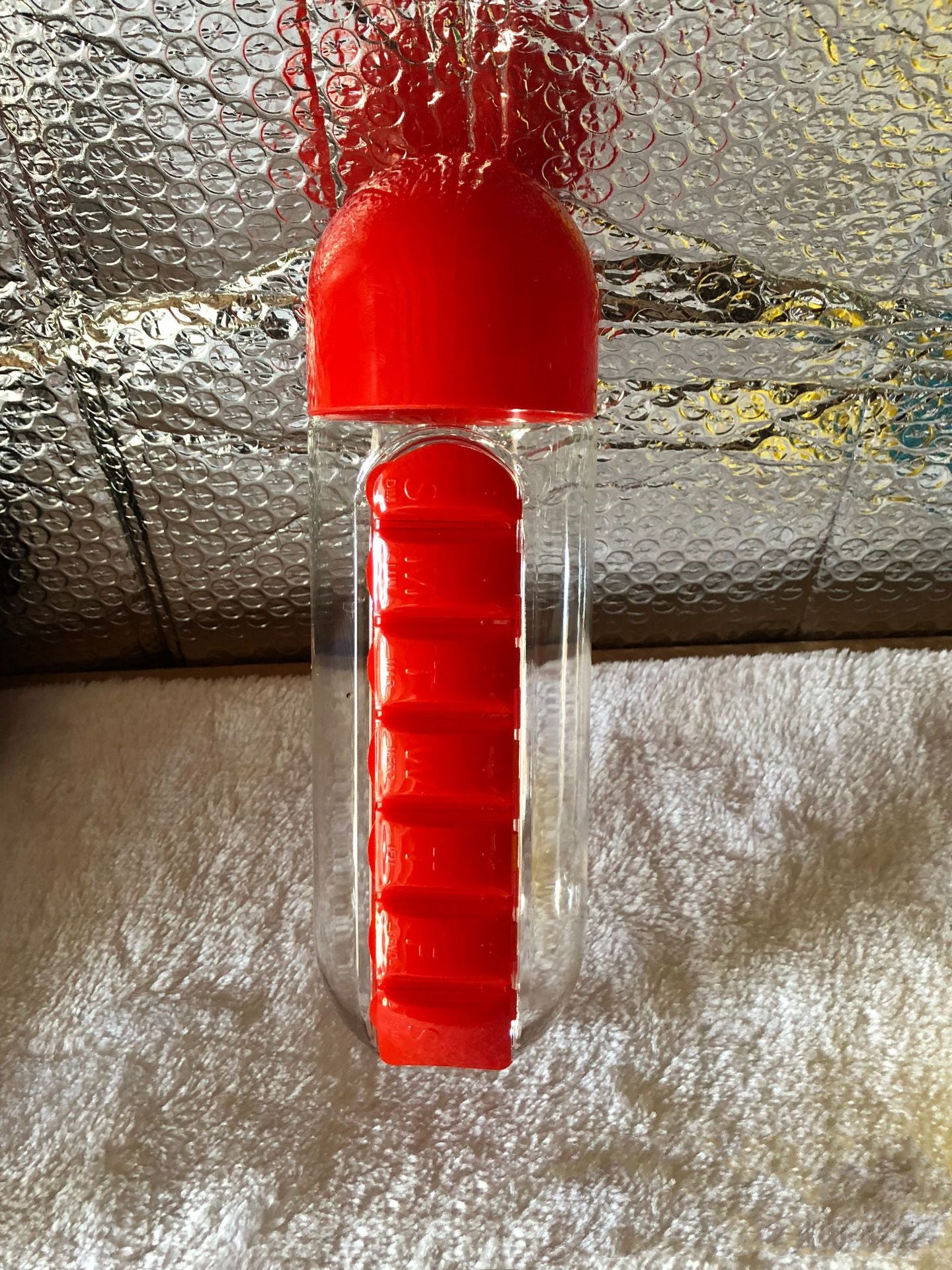 Gourde pilulier pratique pour la randonnée