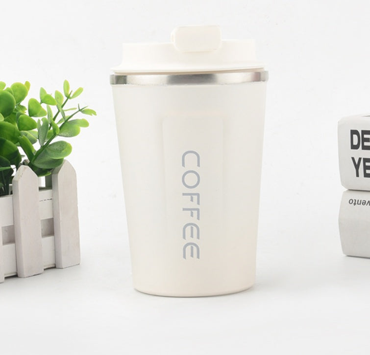 Mug isotherme inox en situation
